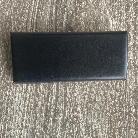 ❤️Valentino Black Eye-case❤️ - Picture 2 of 7